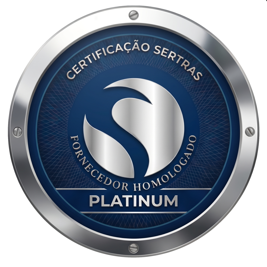 Selo metálico azul e prata da Certificação Sertras para Fornecedor Homologado Nível Platinum, chancelando a governança de grandes empresas B2B.